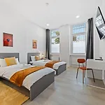 Lägenhet Neues Zentrales Apartment,10 Betten,vollmoebliert, Wifi Berlin