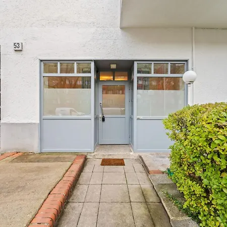 Neues Zentrales Apartment,10 Betten,vollmoebliert, Wifi Lägenhet Berlin
