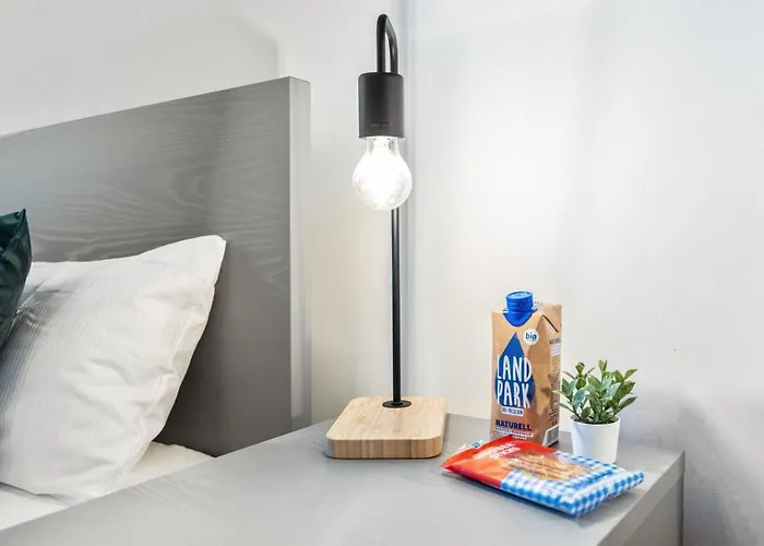 Neues Zentrales Apartment,10 Betten,vollmoebliert, Wifi Apartamento