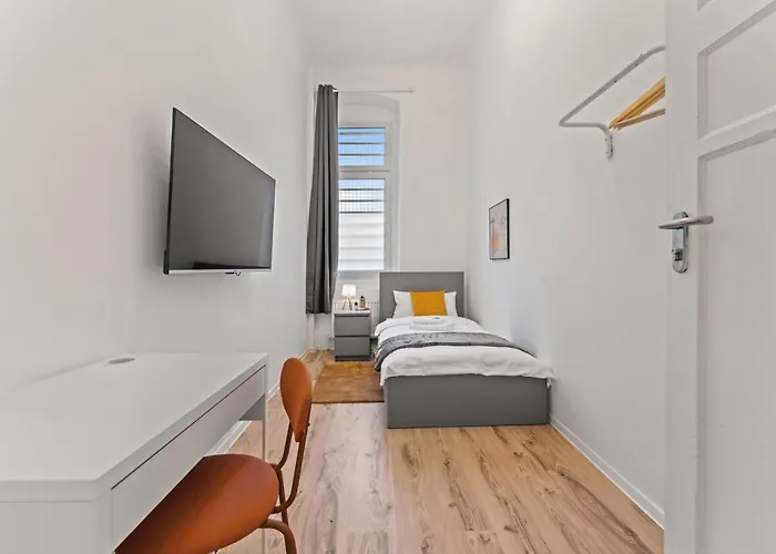 Neues Zentrales Apartment,10 Betten,vollmoebliert, Wifi *