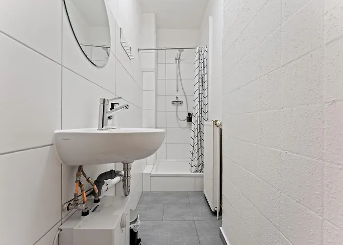 Neues Zentrales Apartment,10 Betten,vollmoebliert, Wifi アパート ベルリン