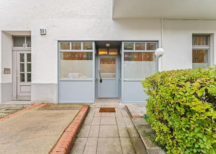 Neues Zentrales Apartment,10 Betten,vollmoebliert, Wifi Apartment Berlin